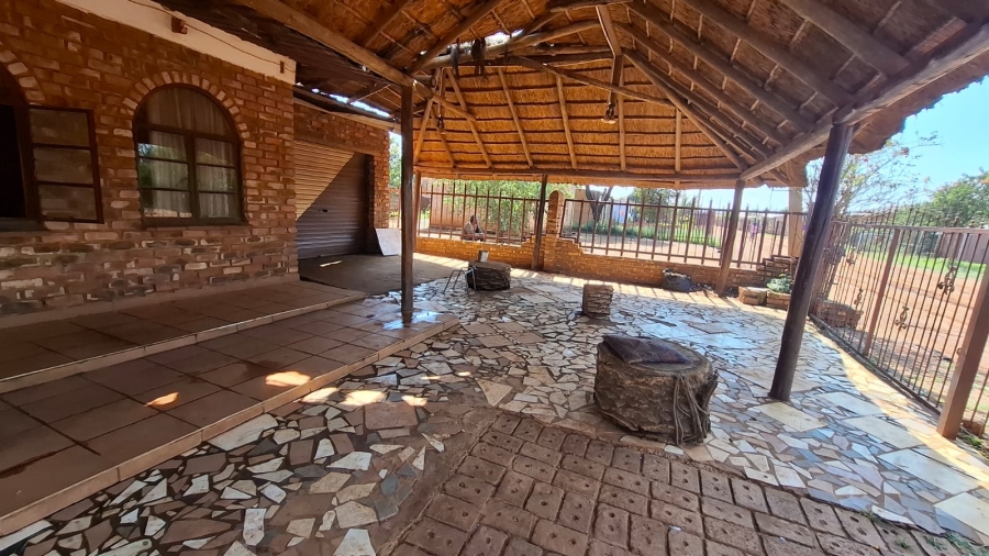 2 Bedroom Property for Sale in Ikageng North West